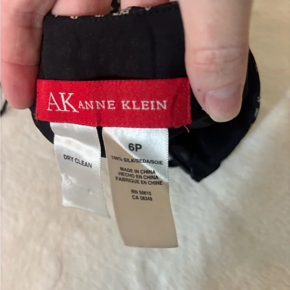 Anne Klein Cream Linen Blazer Pleated Skirt Set - Picture 8 of 9